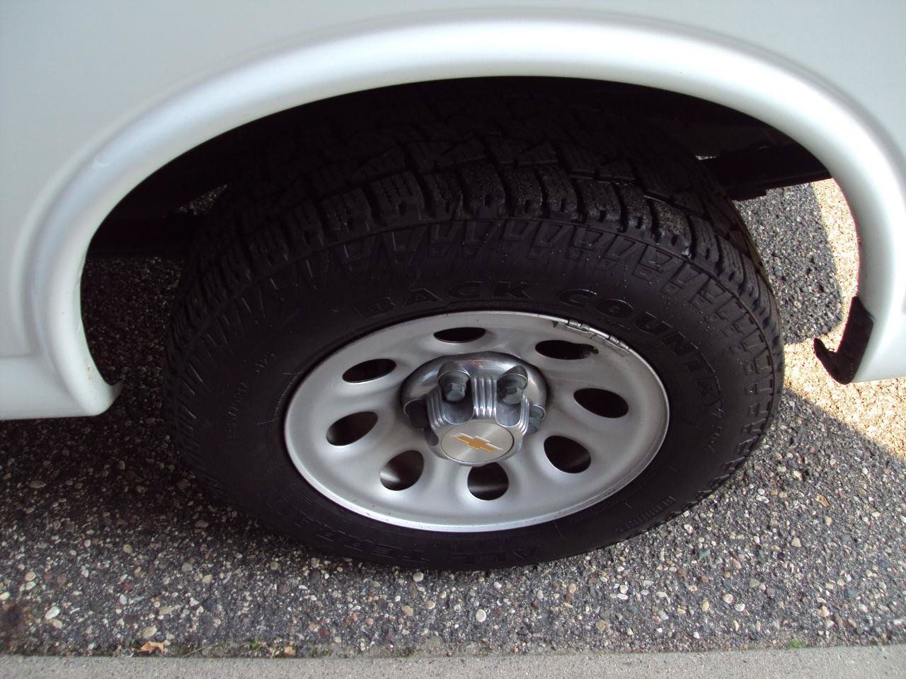 Used 2013 Chevrolet Express 1500 LT w/ LT Preferred Equipment Group AWD/4WD image 28
