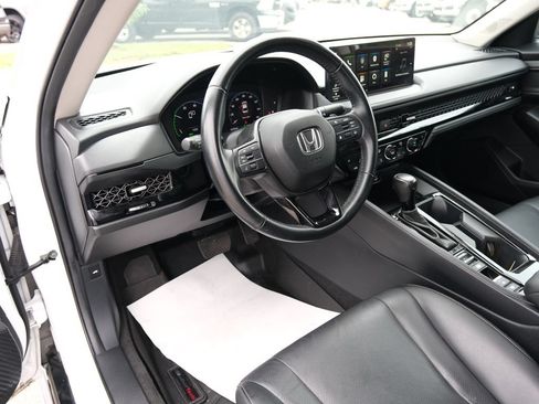 Used 2023 Honda Accord EX-L image 3