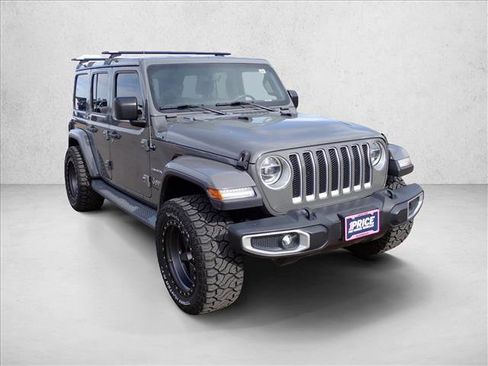 Used 2019 Jeep Wrangler Unlimited Sahara image 5