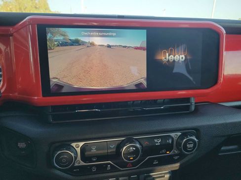 Used 2024 Jeep Gladiator Sport AWD/4WD image 25