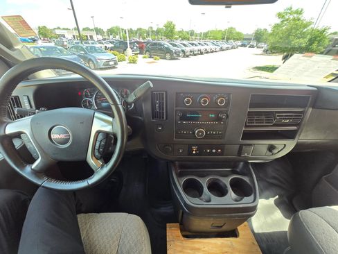 Used 2018 GMC Savana 3500 w/ Driver Convenience Package RWD image 15