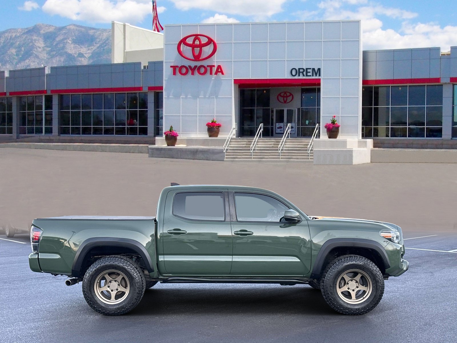 Used 2021 Toyota Tacoma TRD Off-Road w/ Technology Package AWD/4WD image 3