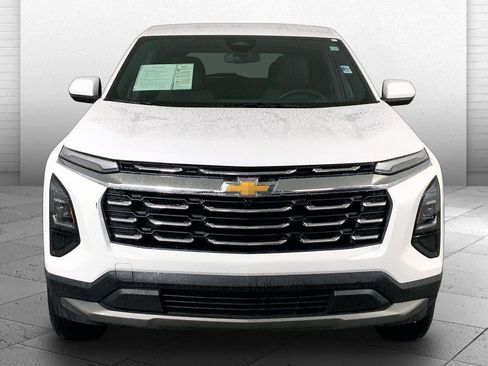 Used 2026 Chevrolet Equinox LT FWD image 2