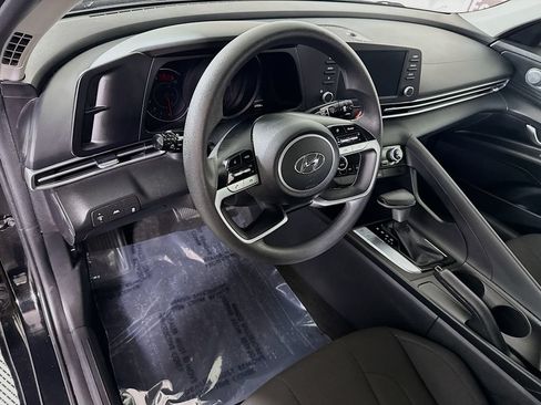 Certified 2022 Hyundai Elantra SEL FWD image 17