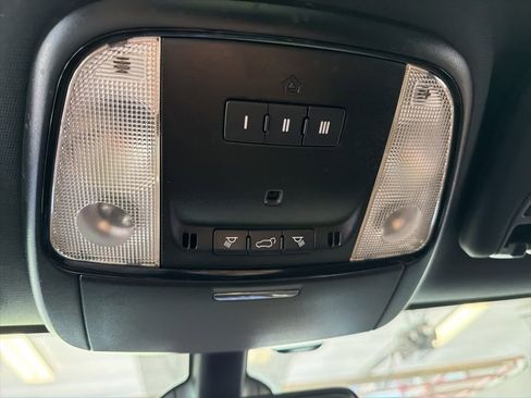 Used 2025 Dodge Durango R/T w/ Blacktop Package AWD/4WD image 19