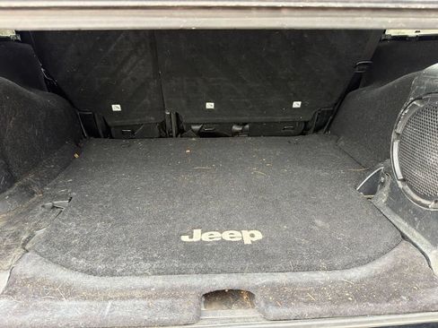Used 2013 Jeep Wrangler Unlimited Sahara w/ Connectivity Group AWD/4WD image 15