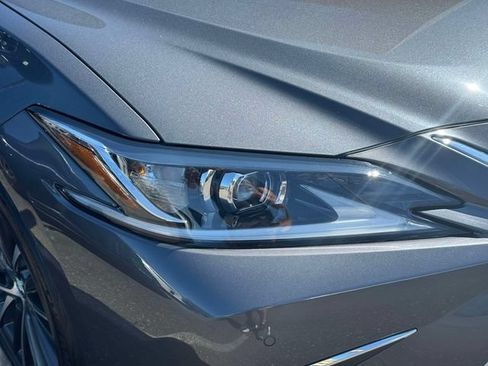 Used 2023 Lexus ES 350 w/ Premium Package FWD image 12