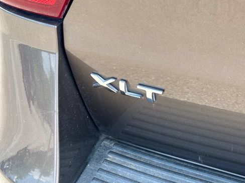 Used 2018 Ford Expedition XLT w/ Equipment Group 202A RWD image 6