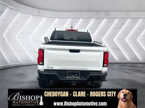 Used 2024 Chevrolet Colorado Z71 w/ Z71 Convenience Package 2 AWD/4WD image 18