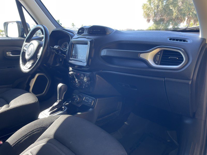 Used 2021 Jeep Renegade Latitude w/ Convenience Group AWD/4WD image 8