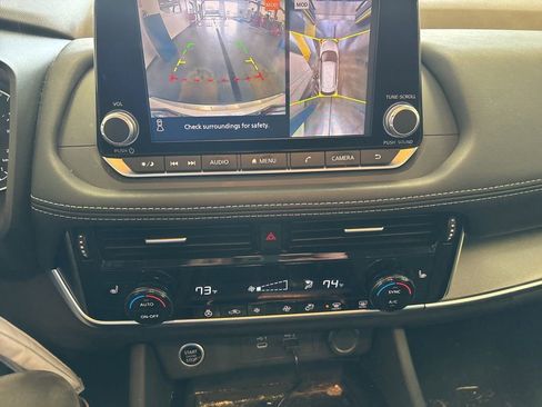 Used 2021 Nissan Rogue SV w/ Premium Package FWD image 4