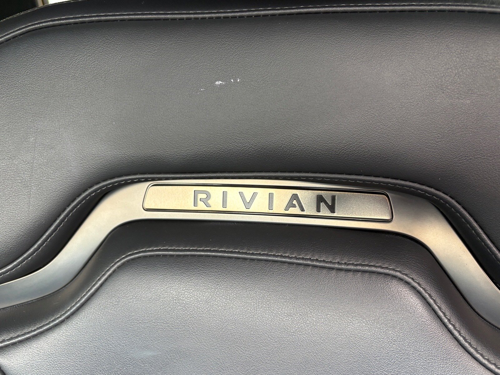 Used 2022 Rivian R1T Adventure AWD/4WD image 26