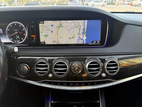 Used 2017 Mercedes-Benz S 550 Sedan image 22