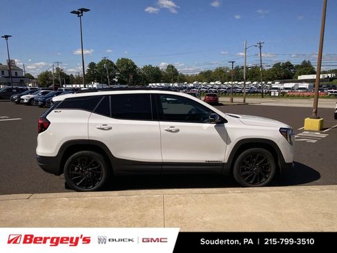 Used 2023 GMC Terrain SLT w/ Elevation Edition AWD/4WD image 14