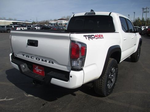 Used 2021 Toyota Tacoma TRD Off-Road w/ TRD Premium Off Road Package image 7