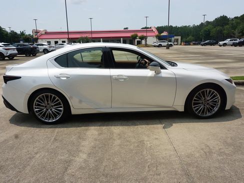 Used 2024 Lexus IS 300 w/ Premium Package RWD image 23