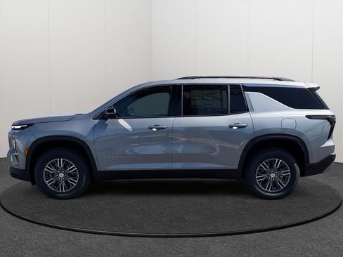 New 2026 Chevrolet Traverse LT FWD image 2