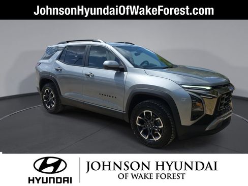 Used 2025 Chevrolet Equinox ACTIV w/ Safety and Technology Package image 11