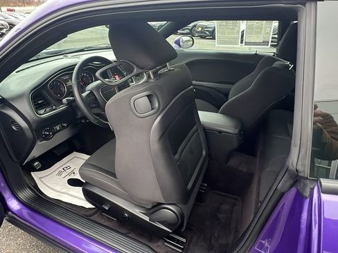 Used 2018 Dodge Challenger R/T image 36