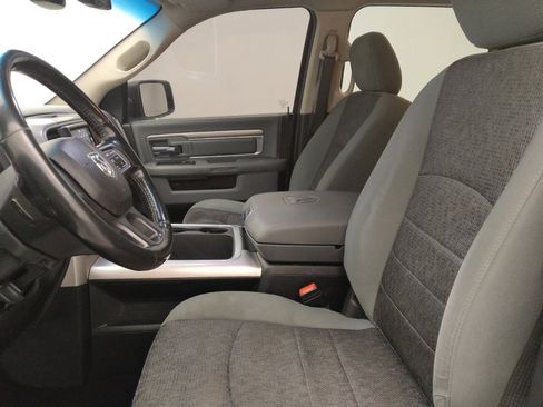 Used 2020 RAM 1500 Classic SLT w/ Luxury Group RWD image 17