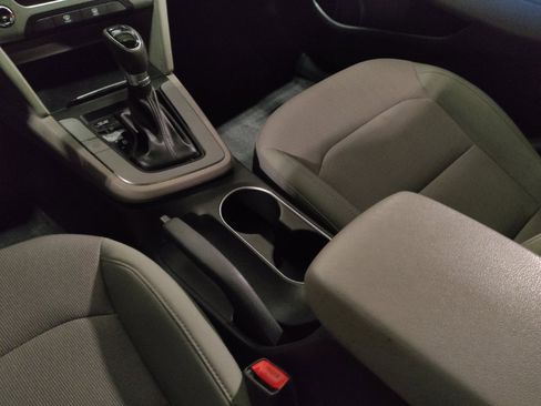 Used 2017 Hyundai Elantra SE image 26