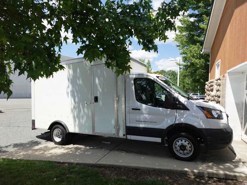 Used 2022 Ford Transit 350 DRW RWD image 8
