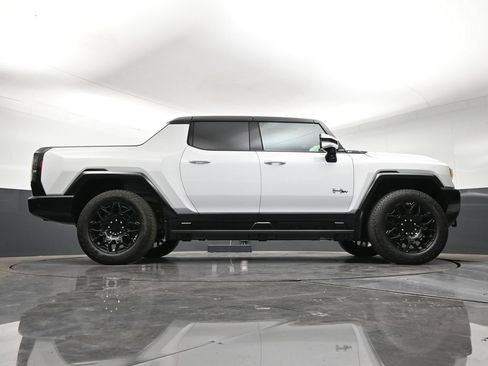 Certified 2025 GMC Hummer EV 2X AWD/4WD image 28