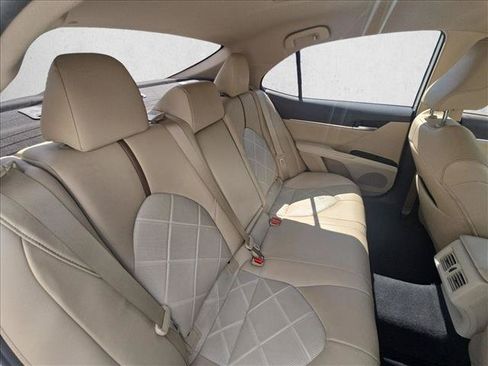 Used 2019 Toyota Camry XLE FWD image 20