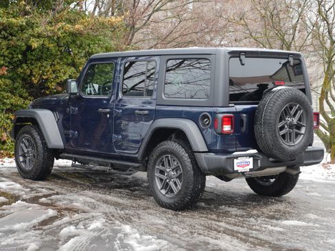 Used 2025 Jeep Wrangler Sport S image 19