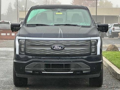Used 2025 Ford F150 Lightning Lariat image 6