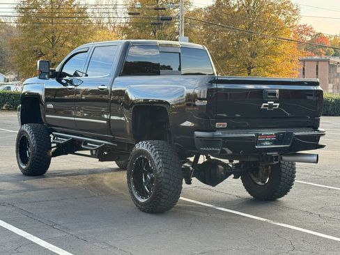 Used 2015 Chevrolet Silverado 2500 High Country w/ Duramax Plus Package image 8