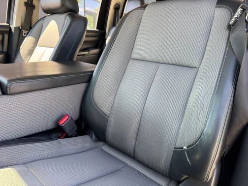 Used 2017 Nissan Titan S RWD image 17