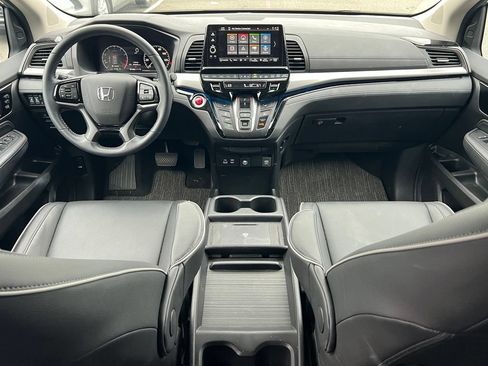 Used 2025 Honda Odyssey Touring image 15