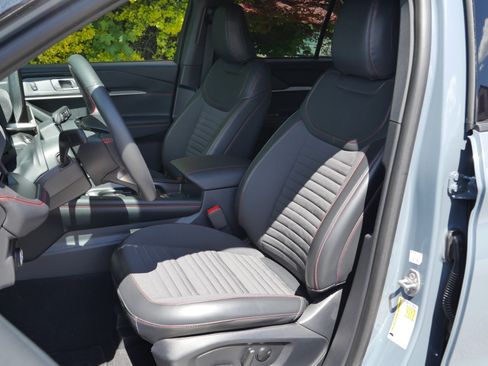 Used 2025 Ford Explorer ST-Line w/ Premium Package AWD/4WD image 37