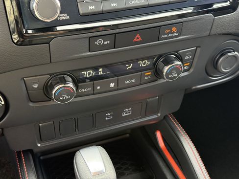 Used 2024 Nissan Frontier PRO-4X image 22