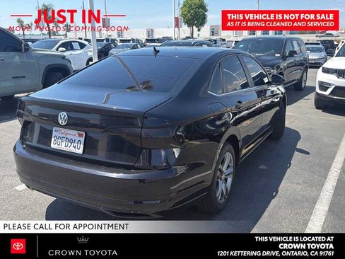 Used 2019 Volkswagen Jetta R-Line FWD image 4