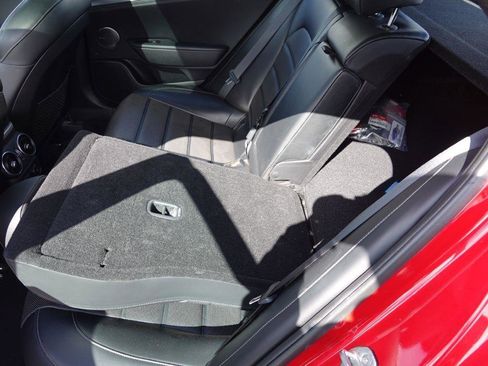 Used 2018 Kia Stinger GT2 image 38