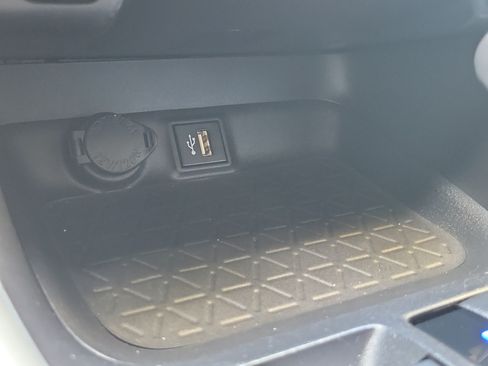Used 2024 Toyota RAV4 XLE Premium FWD image 28