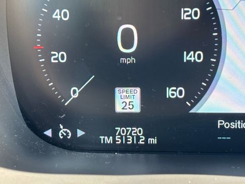 Used 2021 Volvo XC60 T5 Inscription FWD image 6