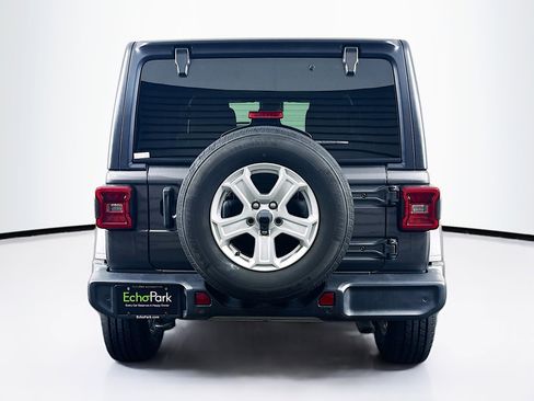 Used 2021 Jeep Wrangler Sport S image 7