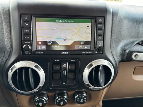 Used 2014 Jeep Wrangler Unlimited Rubicon w/ Connectivity Group image 12