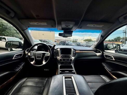 Used 2017 GMC Yukon XL Denali AWD/4WD image 8