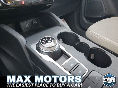 Certified 2022 Ford Escape SE image 28