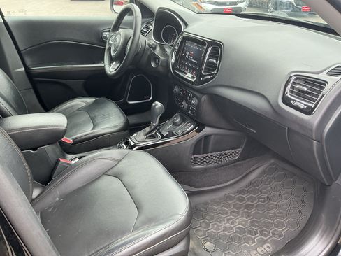 Used 2018 Jeep Compass Limited w/ Navigation Group AWD/4WD image 13