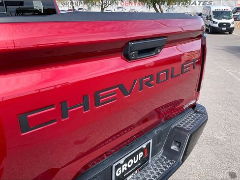Used 2025 Chevrolet Colorado ZR2 w/ Technology Package image 9