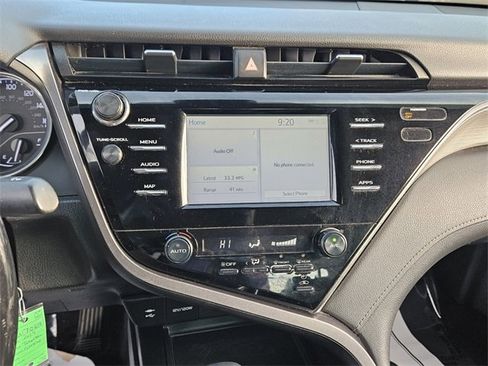 Used 2019 Toyota Camry L image 18