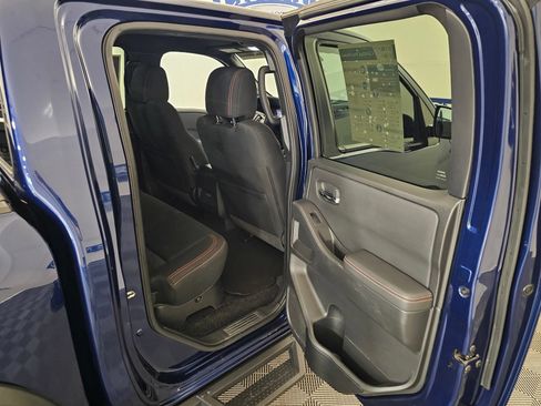 Used 2022 Nissan Frontier PRO-4X w/ Technology Package AWD/4WD image 23