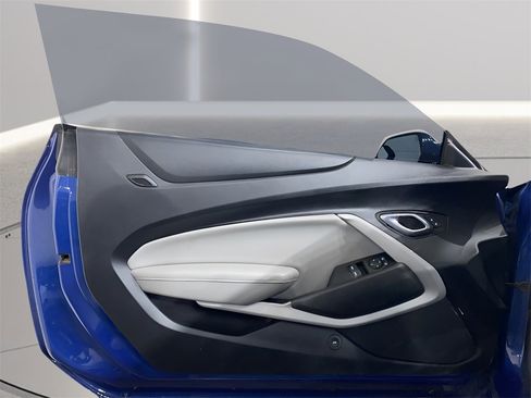 Used 2019 Chevrolet Camaro LT image 9