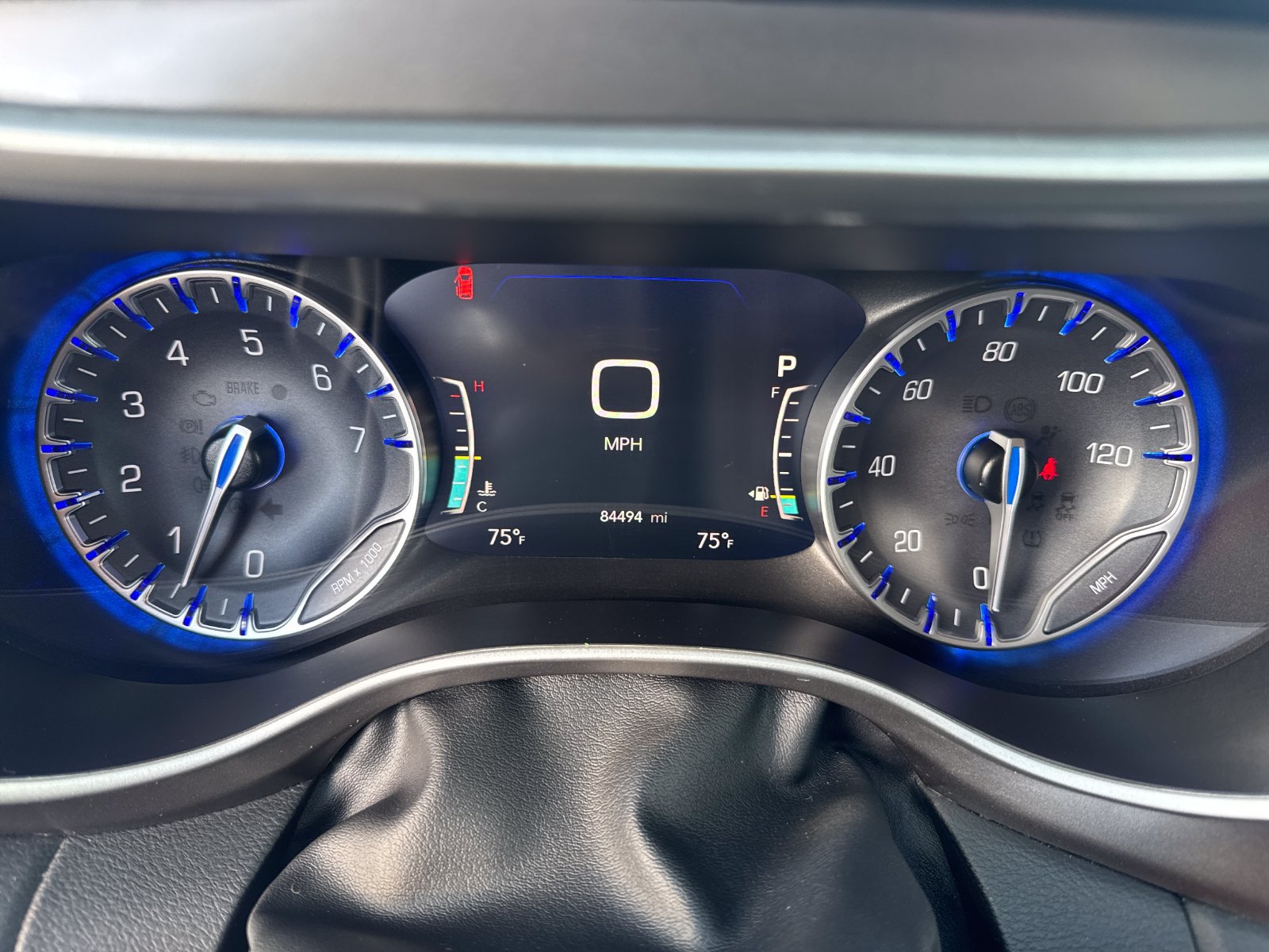 Used 2024 Chrysler Pacifica Touring-L FWD image 11