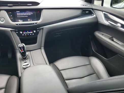 Certified 2024 Cadillac XT5 Premium Luxury w/ Technology Package FWD image 16